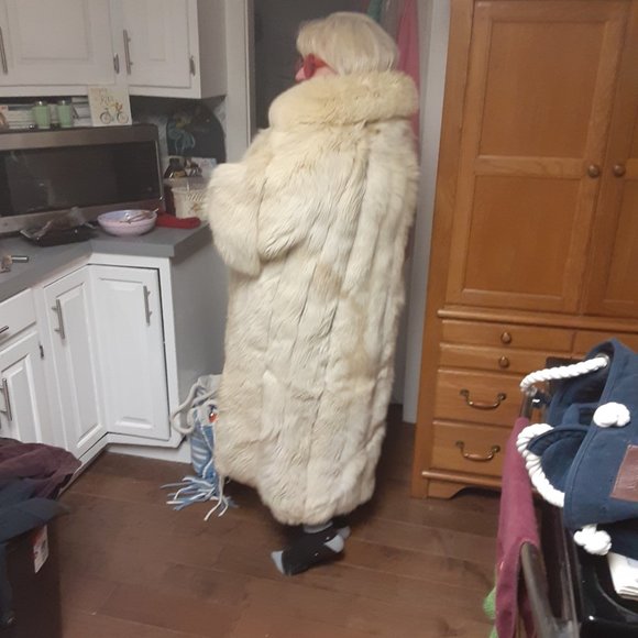 full length fox fur coat women's, go shape, made by Dicker & Dicker - Picture 4 of 11